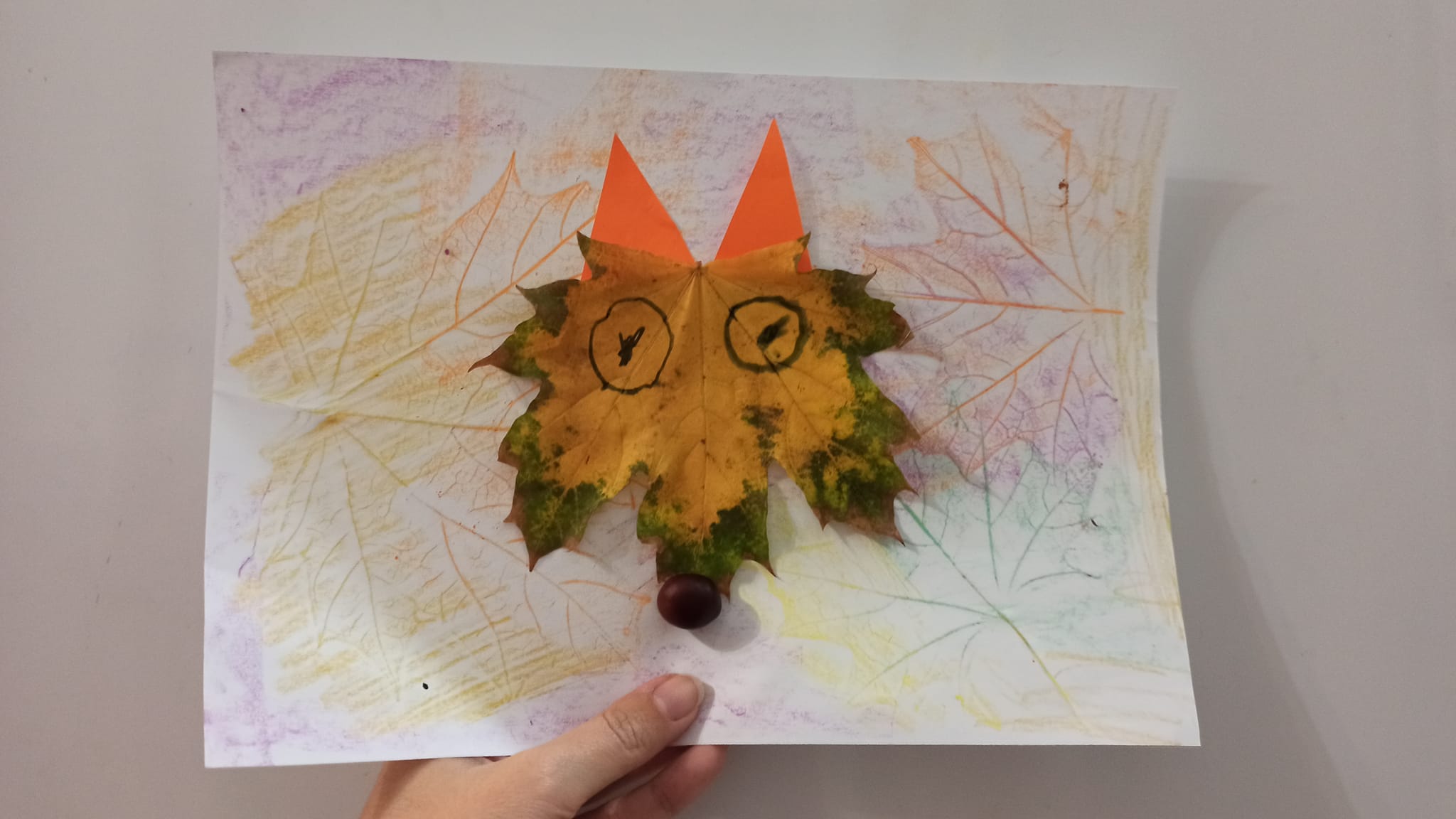 Obrázek lišky z list - podzimní tvoření pro děti na téma lesní zvířata